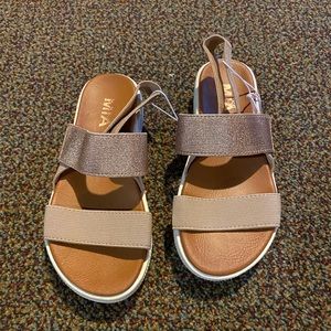 Girls size 12 sandals MIA never worn